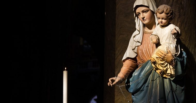 5 rzeźb gipsowych przedstawiających świętych, które idealnie pasowałyby do Twojego kościoła