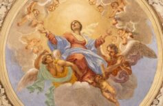 Wniebowzięcie Najświętszej Maryi Panny i najbardziej charakterystyczne dla tego święta uroczystości