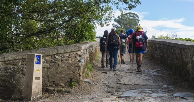 Święci pielgrzymi: 8 świętych patronów pielgrzymów i podróżnych