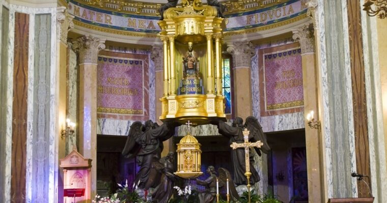 Madonna z Tindari: Czarna Madonna i jej nadmorskie sanktuarium