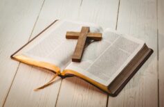 Znane nawrócenia religijne: 10 celebrytów, którzy stali się wierzącymi Znane nawrócenia religijne